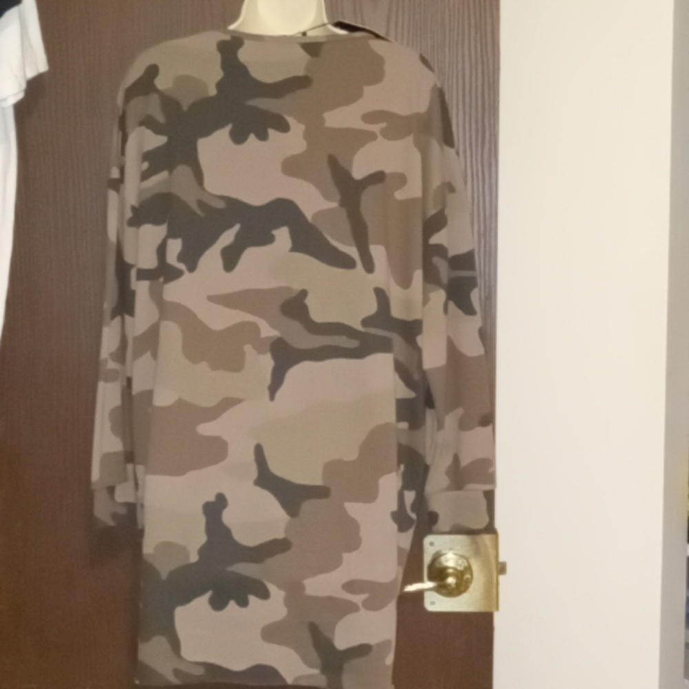 PrettyLittleThing Loop Back Camo Sweater Dress Size Juniors 4 NWT - Picture 4 of 6